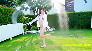 Kotora Mafune Appears In Her Debut Movie Teasing Hiding Her Pussy And Tits In The Garden Stripped Nude